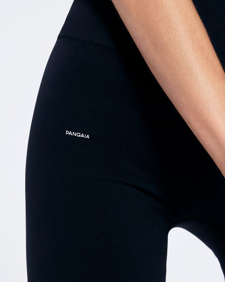 Womens 99% Bio-Based Compressive Shorts—Black
