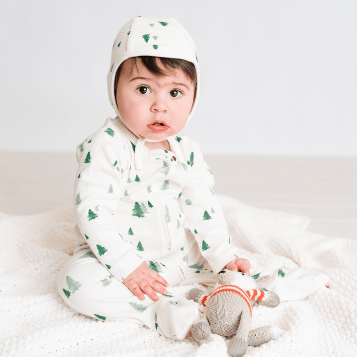 bonnet hat | winter trees