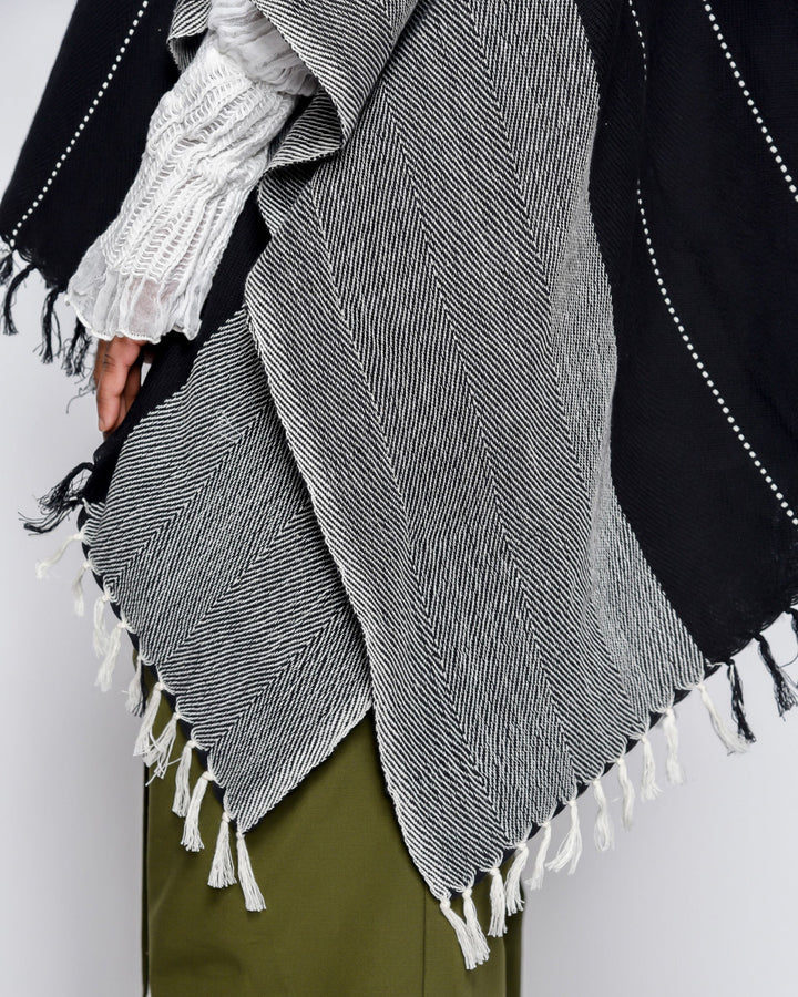 Yodit poncho