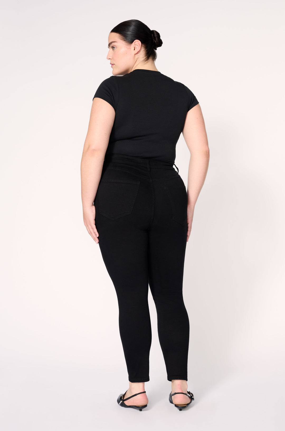 MXP PLUS - HIGH RISE JEANS | RAVEN