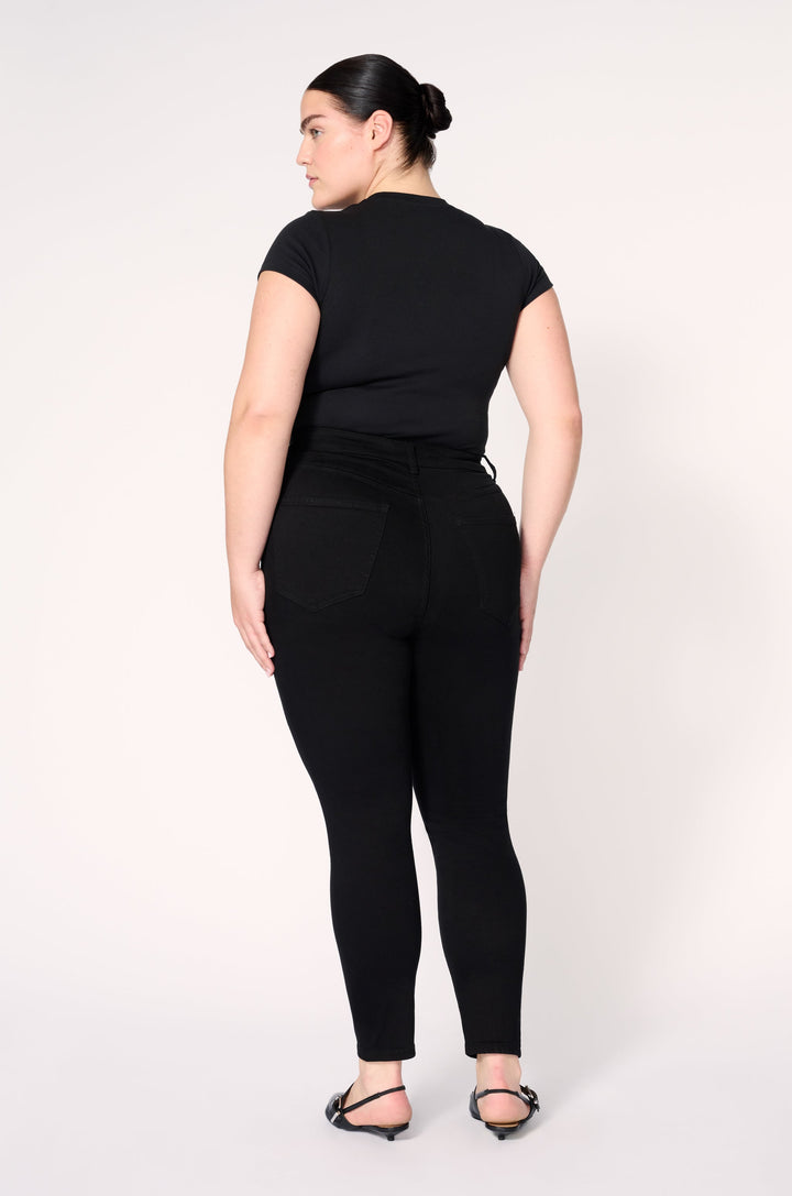 MXP PLUS - HIGH RISE JEANS | RAVEN