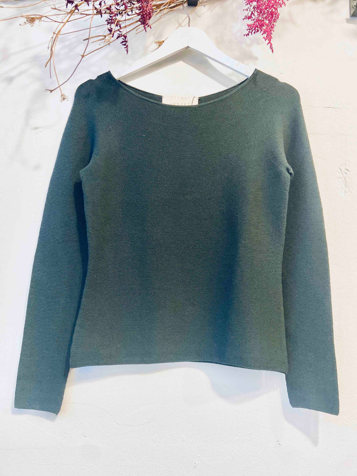 Meron, ballet neck pullover
