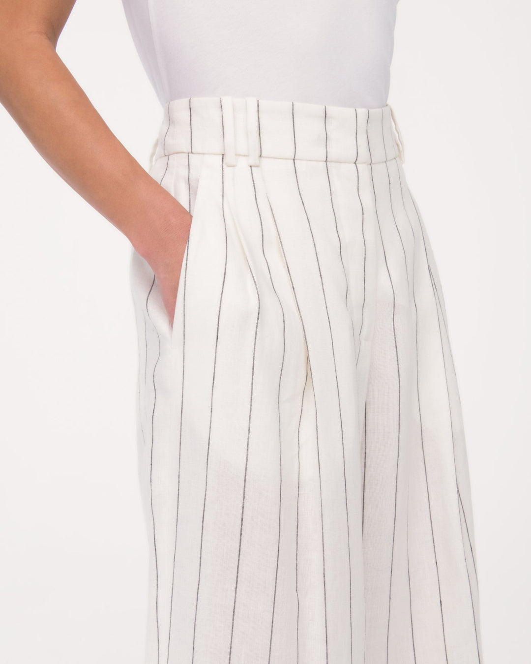 Linen Pleated Trouser