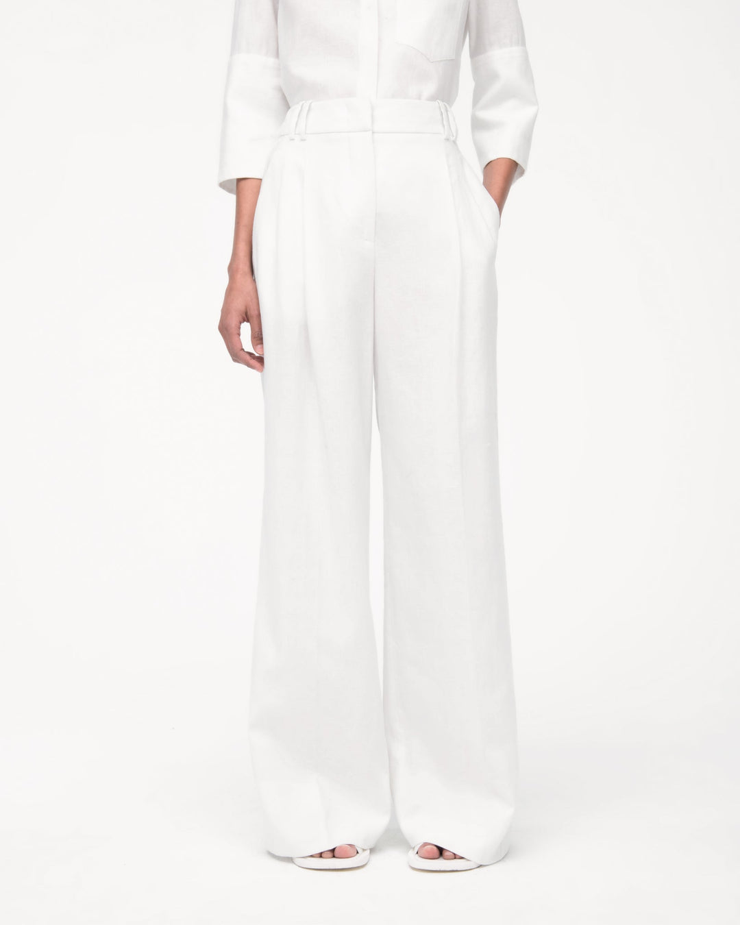 Linen Pleated Trouser