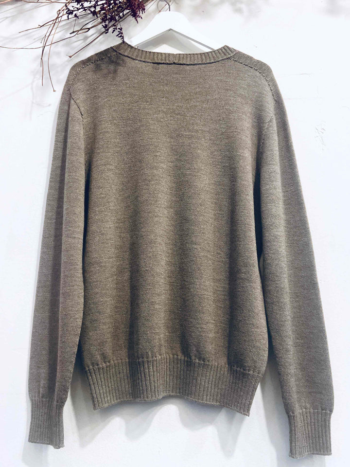 Selassie, V neck sweater