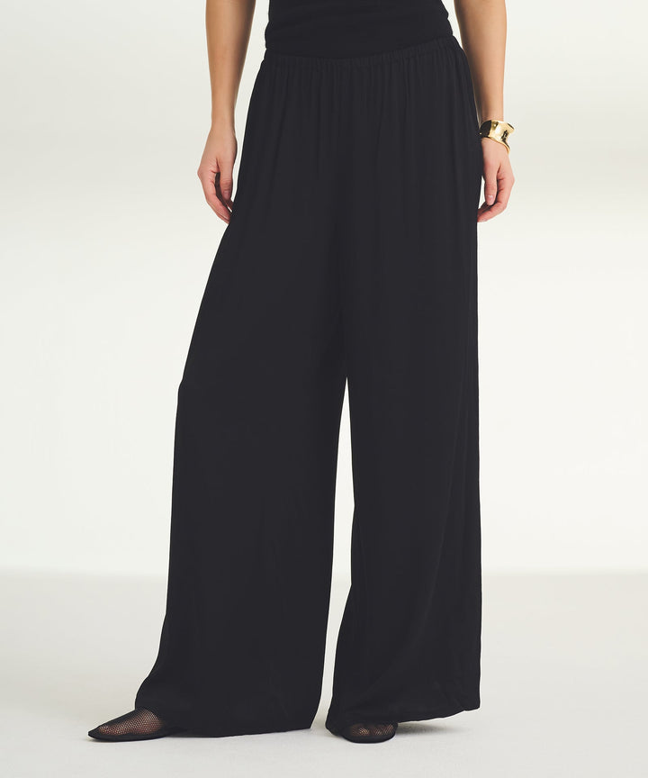 The Weightless Pant