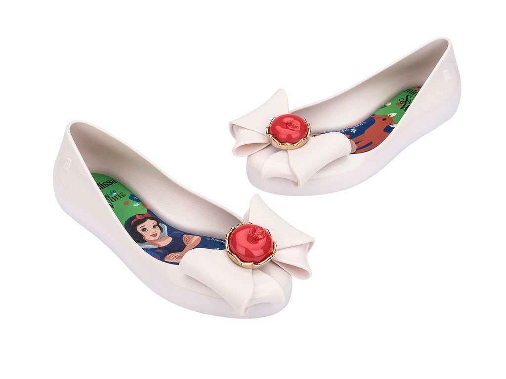 Sweet Love Snow White
