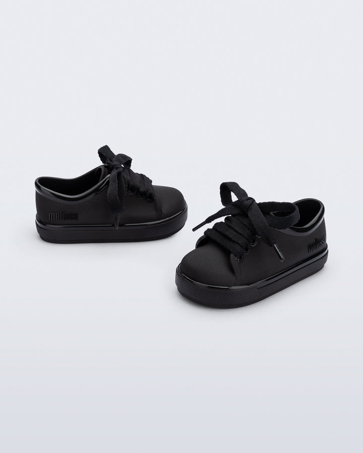 Hip Sneaker