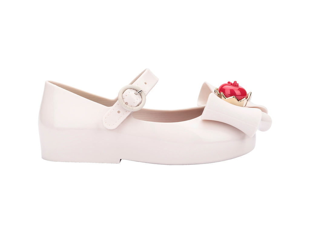 Sweet Love Snow White