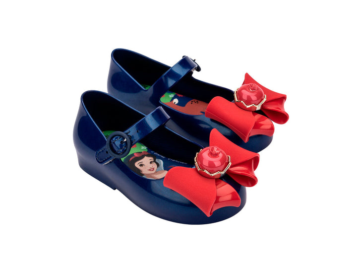 Sweet Love Snow White
