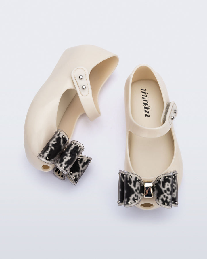 Ultragirl Classic Bow