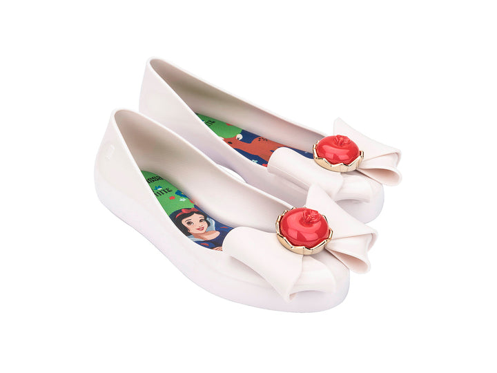 Sweet Love Snow White